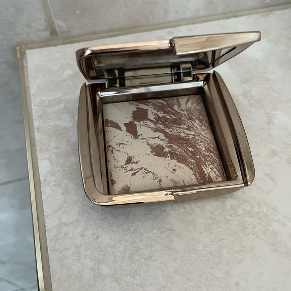 Hourglass bronzer, Diffused Light - Picture 1 of 3